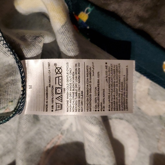 NWT  Old Navy Holiday shirt - Picture 7 of 7